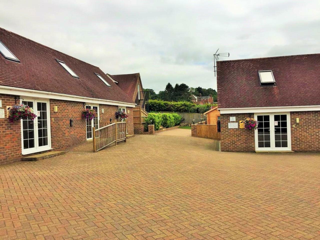 Forest Edge Motel Ticehurst Exterior foto
